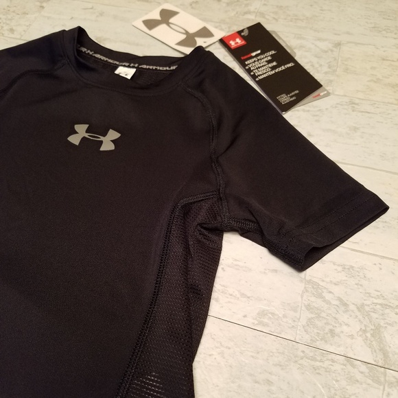 Under Armour Other - Under Armour boys fitted heat gear shirt